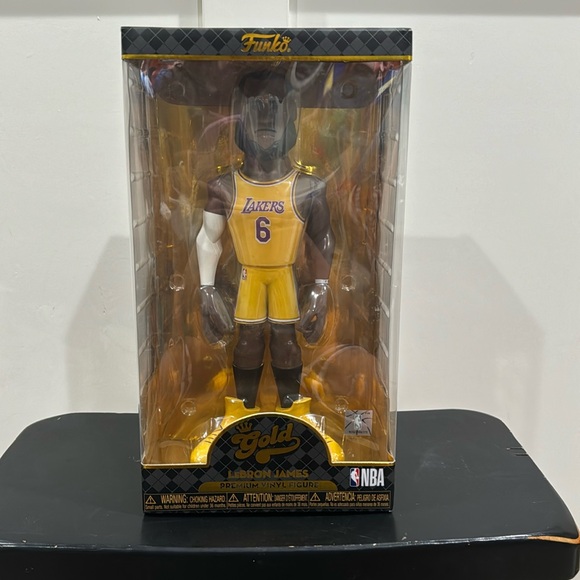 FUNKO - Gold Premium 12" Vinyl Figure - Lebron James - Picture 2 of 6